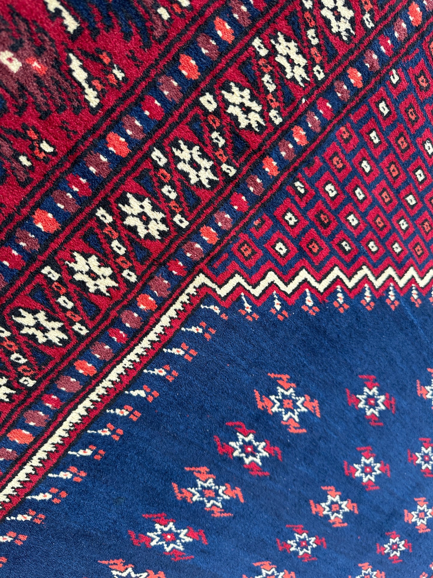 Vintage Hand-Knotted Yagcibedir Turkish Wool Prayer Rug – 3’10” x 5’9” – Deep Blue & Red Tribal Design