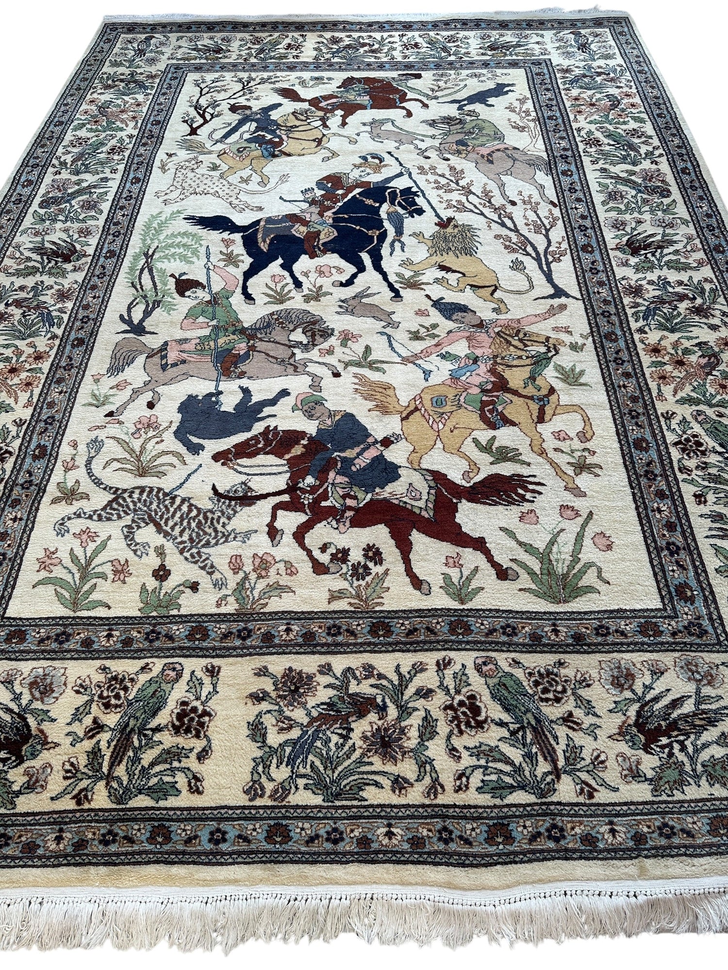 Hand-Knotted Lahore Hunting Scene Wool Rug – 8’ x 11’3” – Vintage 1950s Persian-Style Masterpiece