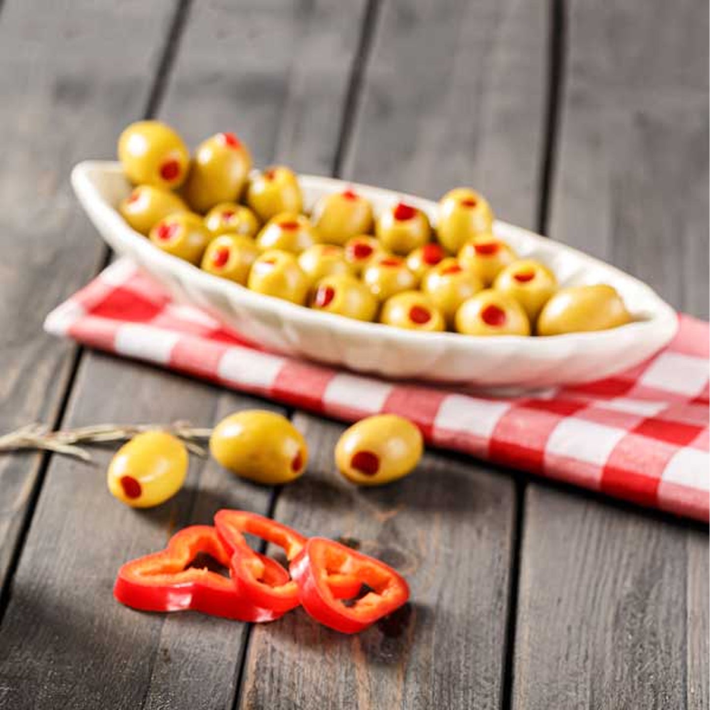 Ikram Green Olive Red Pepper 700G