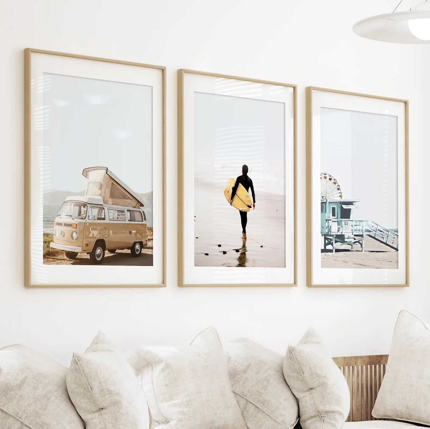 Kumda Sörfçü Duvar Sanatı Seti. Sarı Otobüs, Can Kurtaran Kulesi