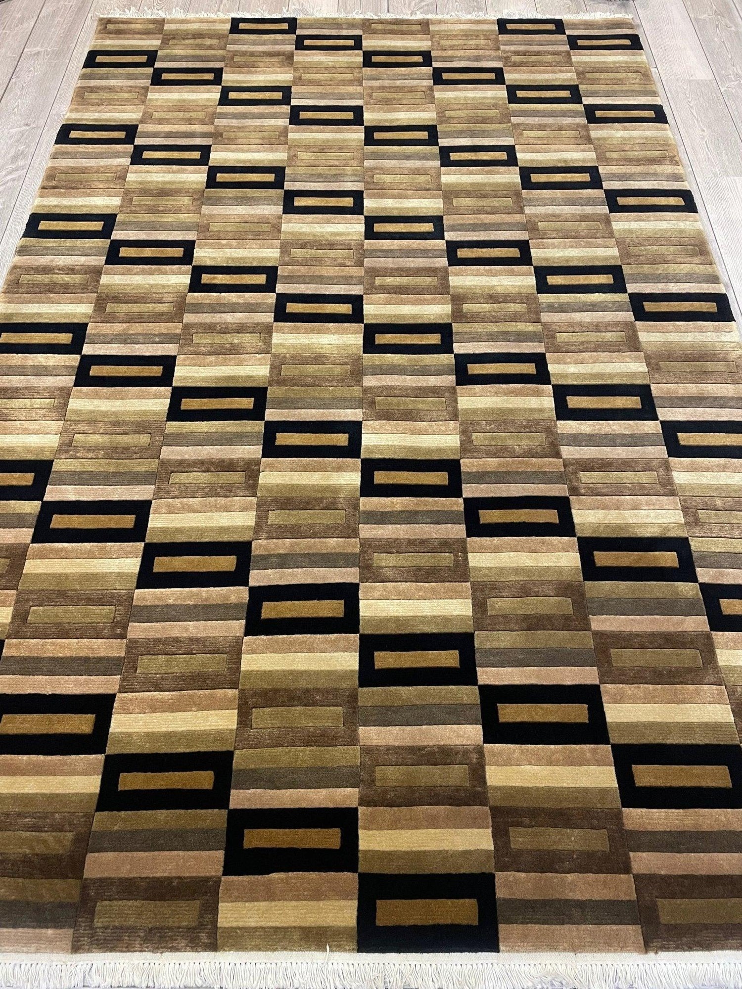 Beautifull Hand Knotted Nepali Geometric Area Rug 6x9 Ft